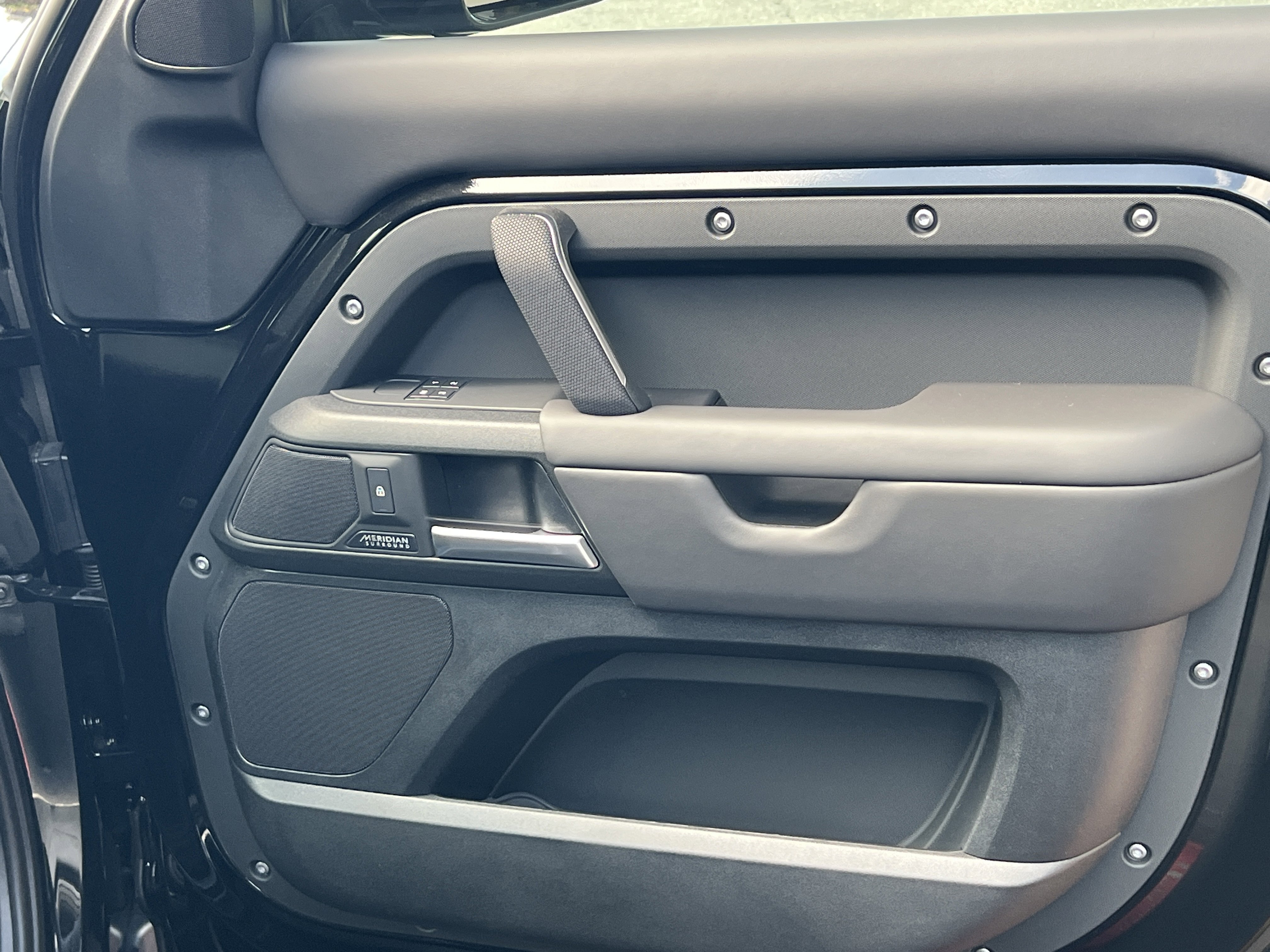 New 2025 Land Rover Defender 130 V8 image 10