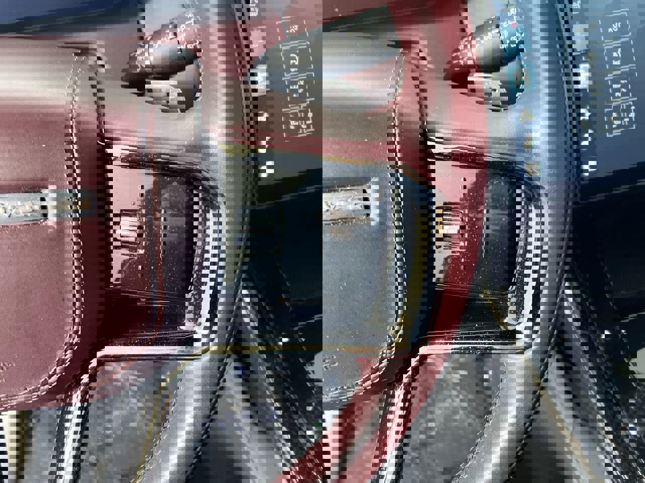 Used 2024 Land Rover Range Rover Sport Dynamic SE image 16