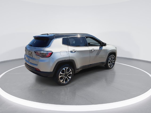 Used 2024 Jeep Compass Limited AWD/4WD image 8
