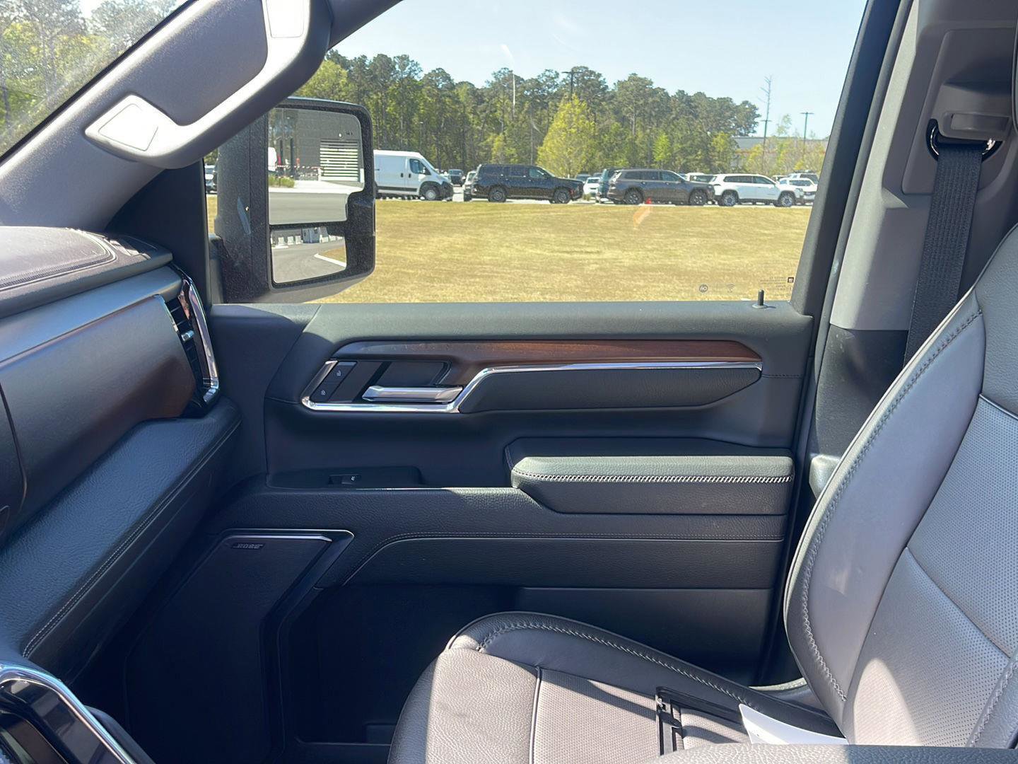 Used 2024 GMC Sierra 2500 Denali w/ Denali Reserve Package image 22