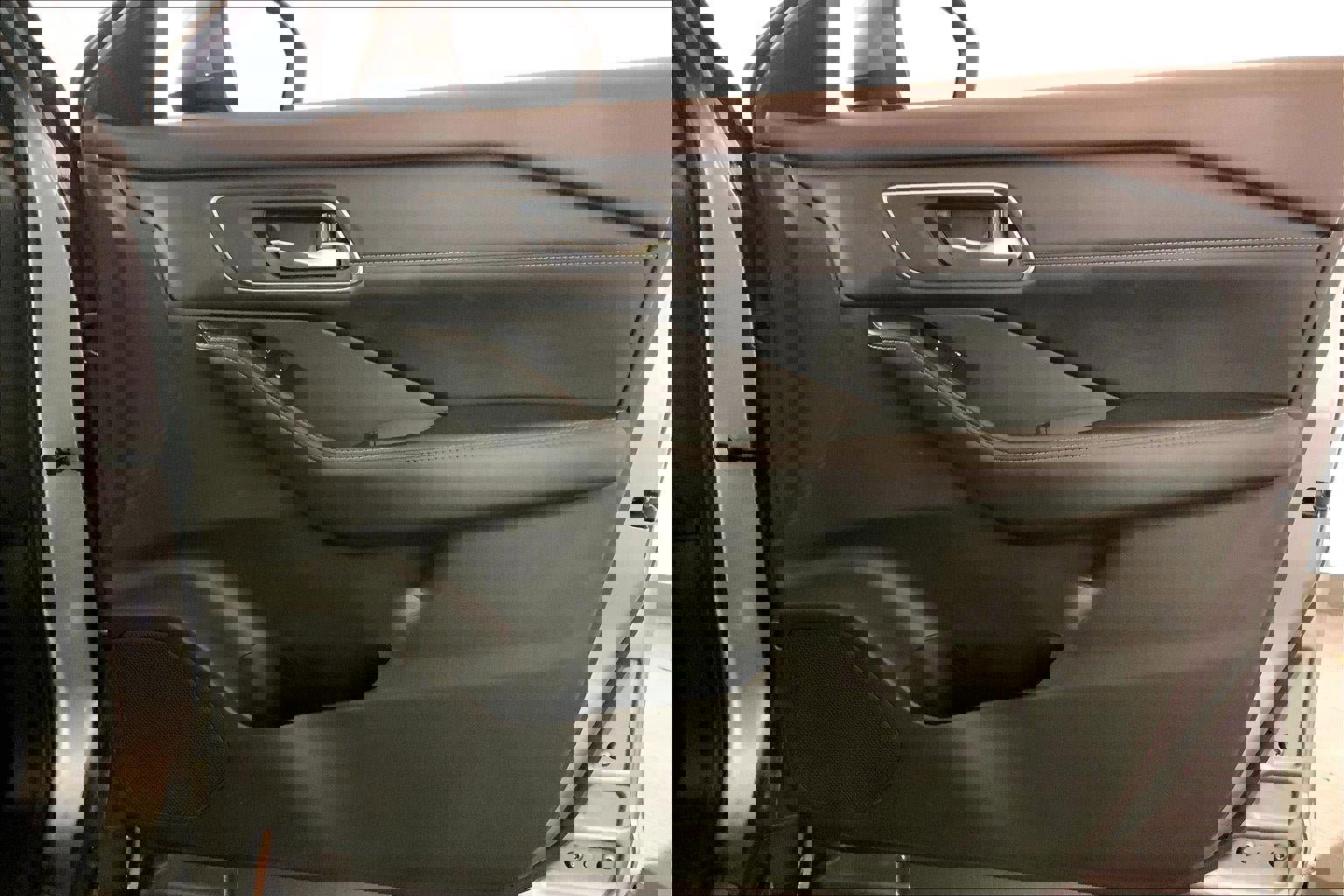 Used 2021 Nissan Rogue SV w/ Premium Package image 25