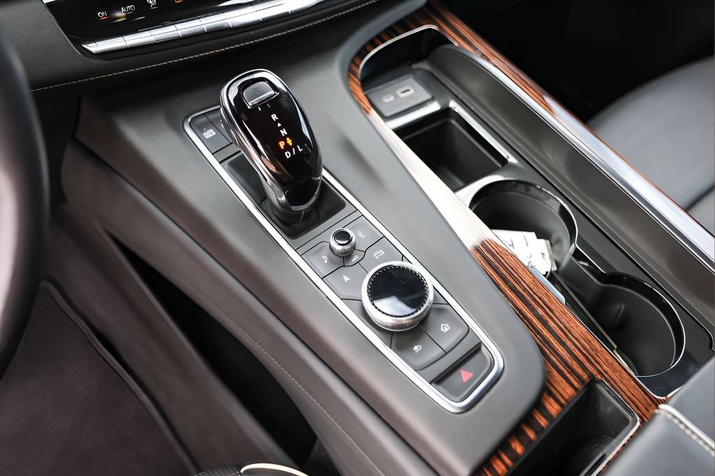 Certified 2024 Cadillac Escalade Premium Luxury w/ Performance Package AWD/4WD image 20