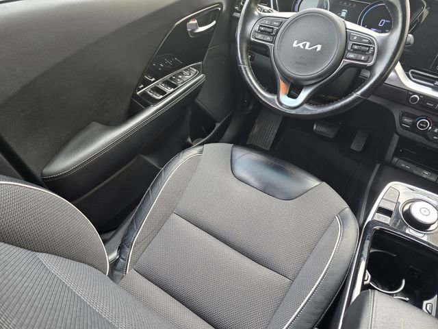 Used 2022 Kia Niro EX w/ Cold Weather Package image 29
