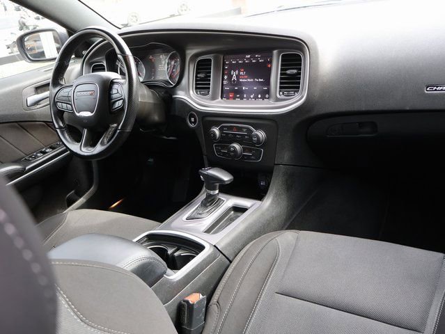Used 2022 Dodge Charger SXT w/ Driver Convenience Group image 16
