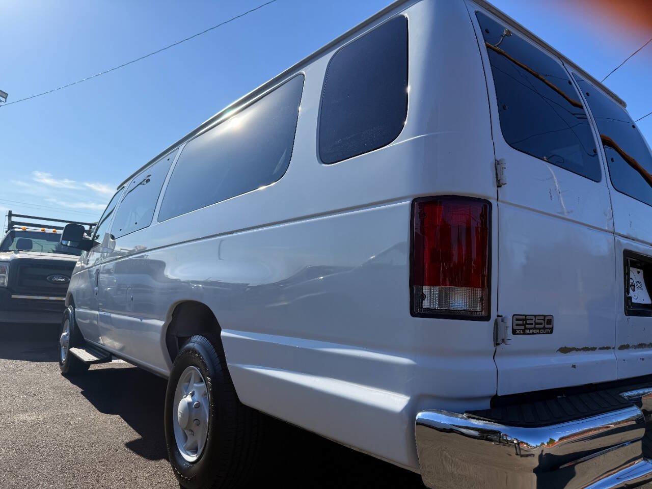 Used 2005 Ford E-350 and Econoline 350 XL RWD image 33