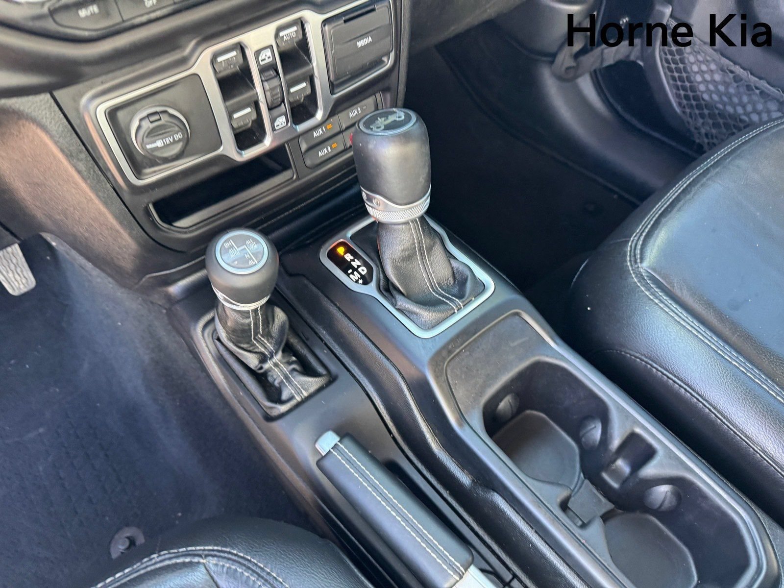 Used 2018 Jeep Wrangler Unlimited Sahara AWD/4WD image 23