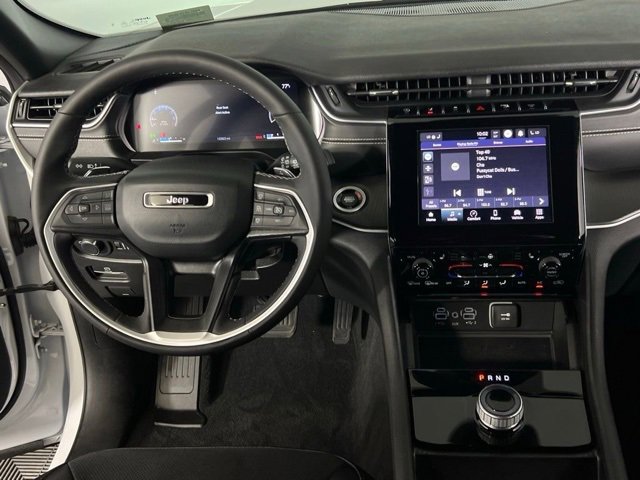 Used 2023 Jeep Grand Cherokee Altitude image 23