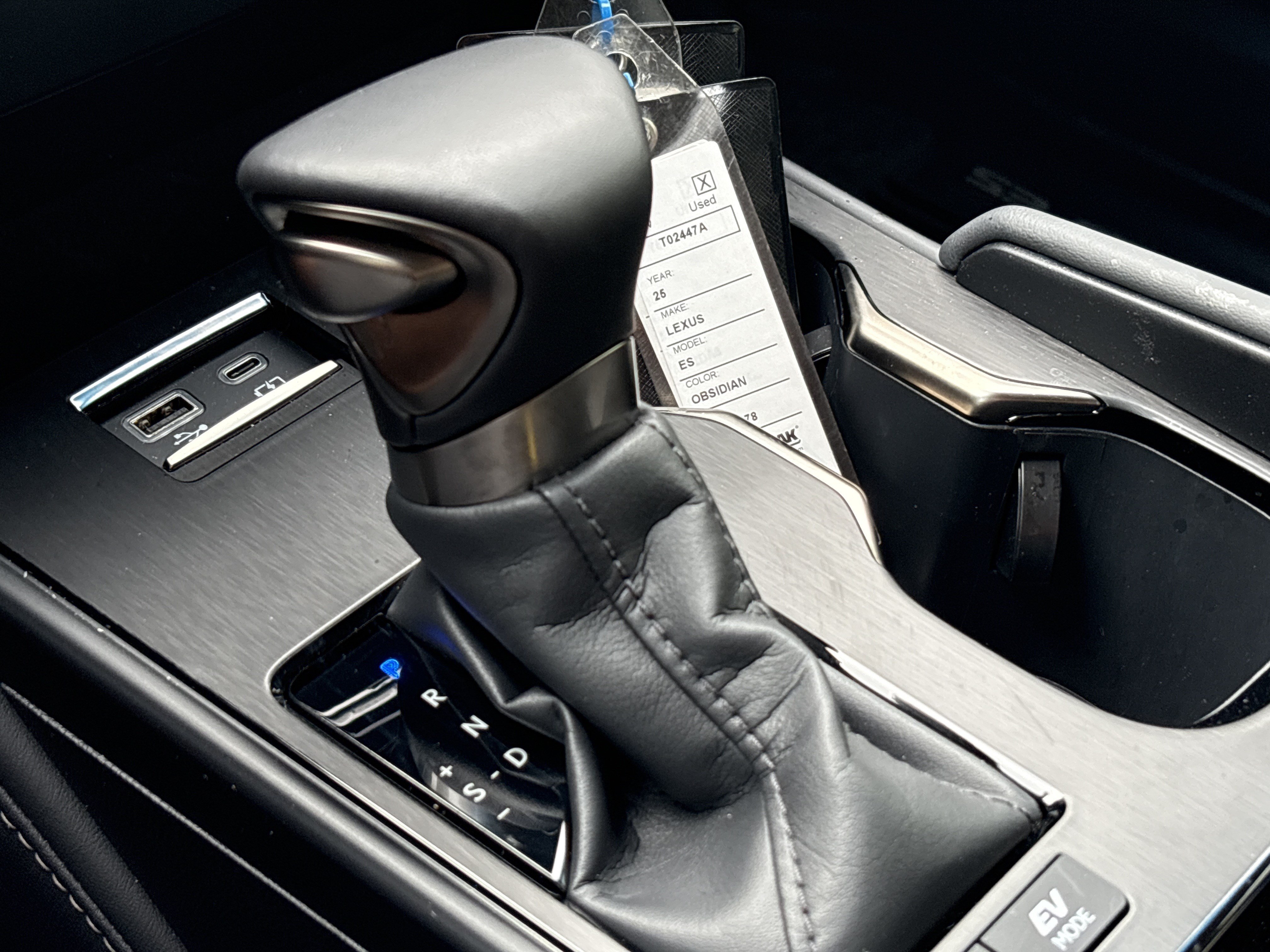 Used 2025 Lexus ES 300h w/ Luxury Package FWD image 26