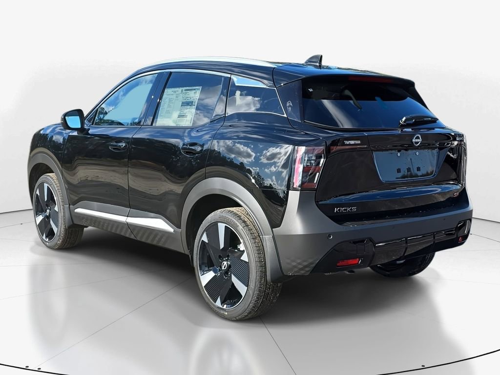 New 2026 Nissan Kicks SR FWD image 8