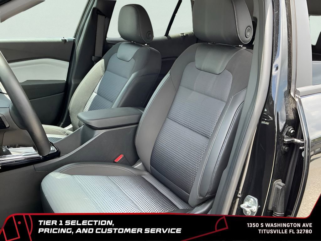 Used 2025 Chevrolet Trax LT w/ LT Convenience Package FWD image 16