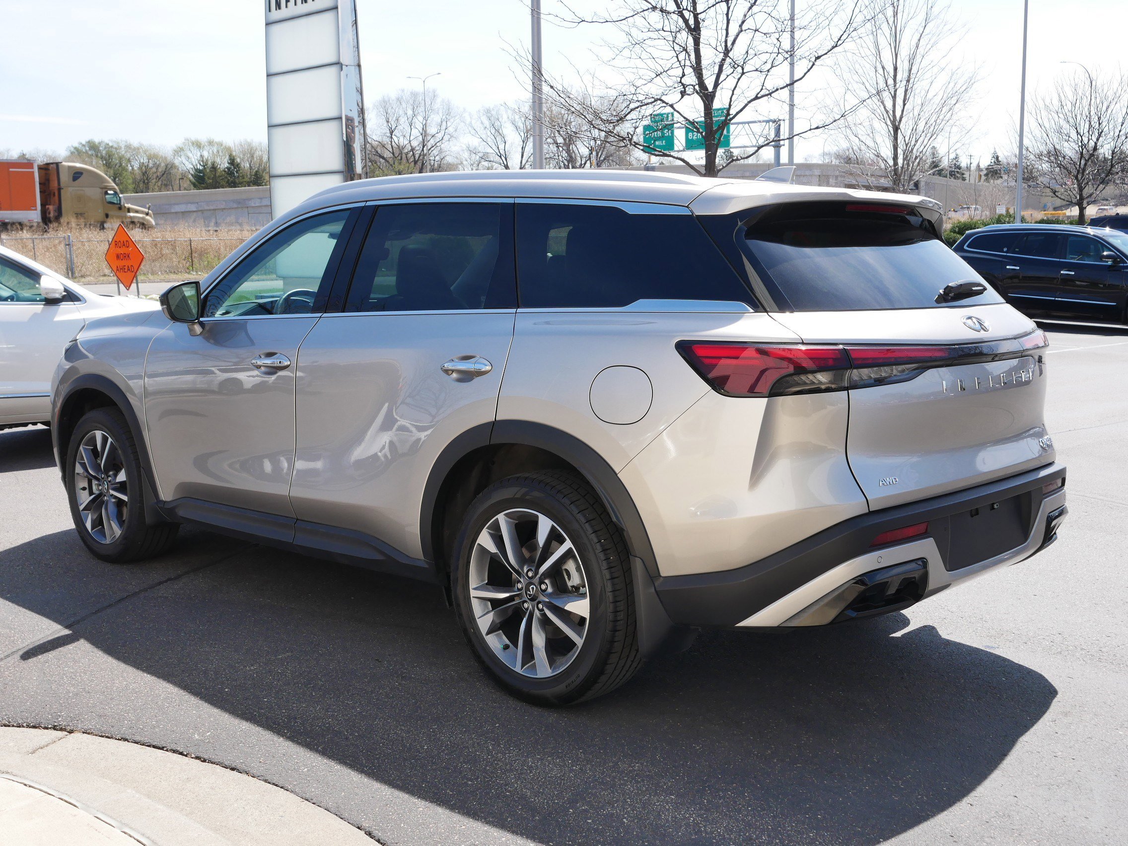 Certified 2023 INFINITI QX60 Luxe image 5