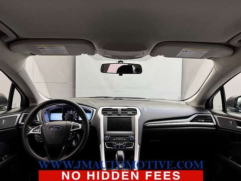 Used 2016 Ford Fusion SE image 11