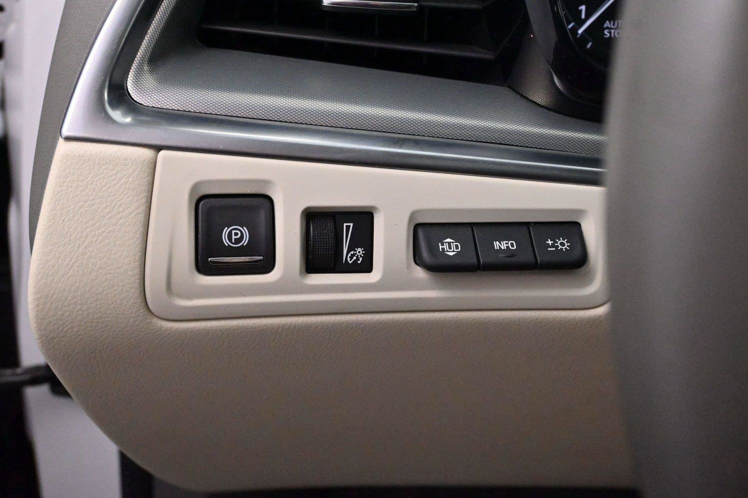 Certified 2024 Cadillac XT5 Premium Luxury w/ Technology Package AWD/4WD image 30