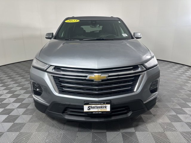 Used 2023 Chevrolet Traverse LT w/ Rear Camera Mirror Package image 8