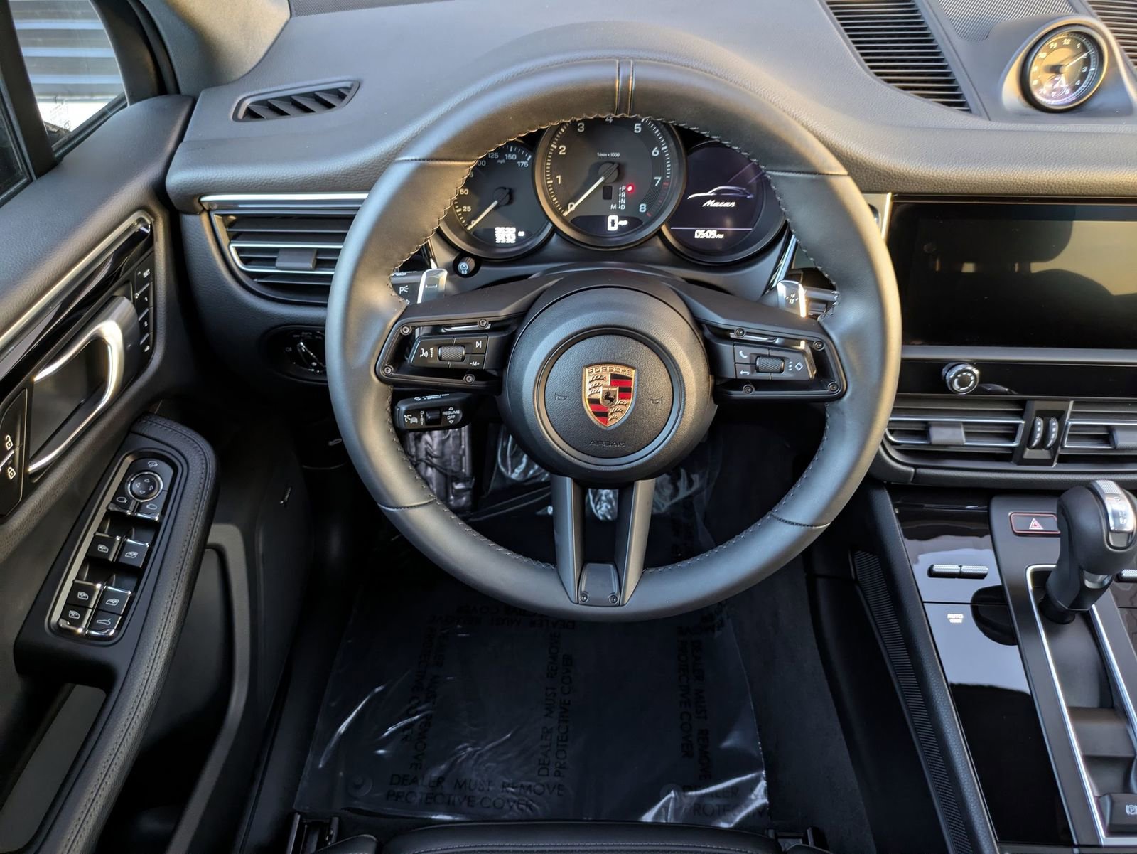 Certified 2026 Porsche Macan image 17