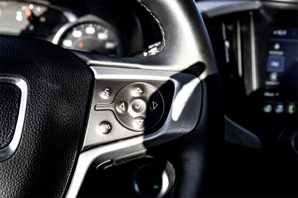 Used 2024 GMC Terrain SLT image 20