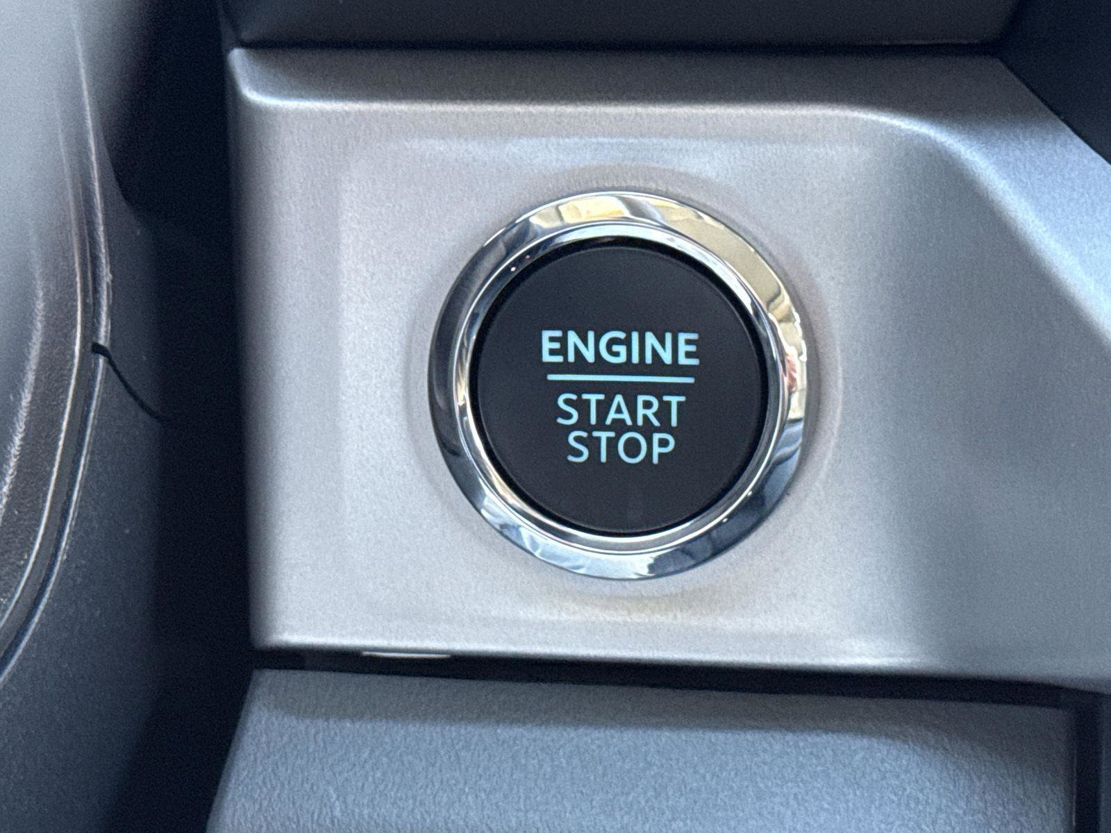 New 2026 Ford F250 XLT w/ XLT Premium Package image 21