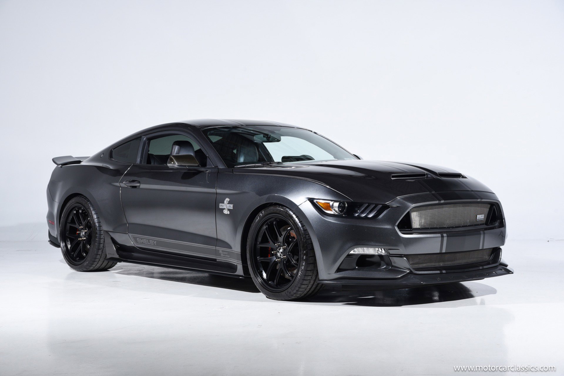 Used 2017 Ford Mustang GT Premium w/ GT Performance Package RWD image 1