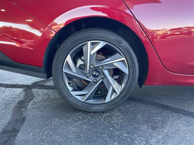 Used 2025 Hyundai Elantra Sport FWD image 32