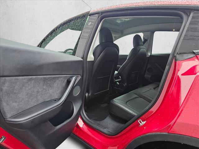 Used 2021 Tesla Model Y Long Range image 14
