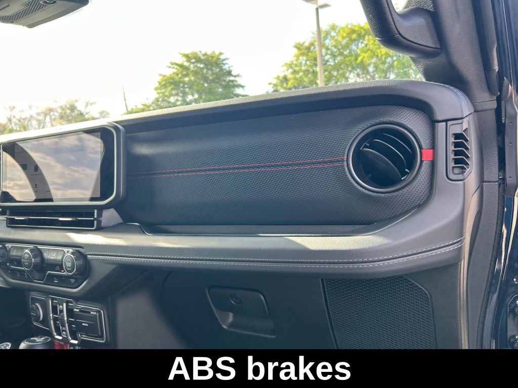 Used 2025 Jeep Wrangler Unlimited Rubicon AWD/4WD image 26