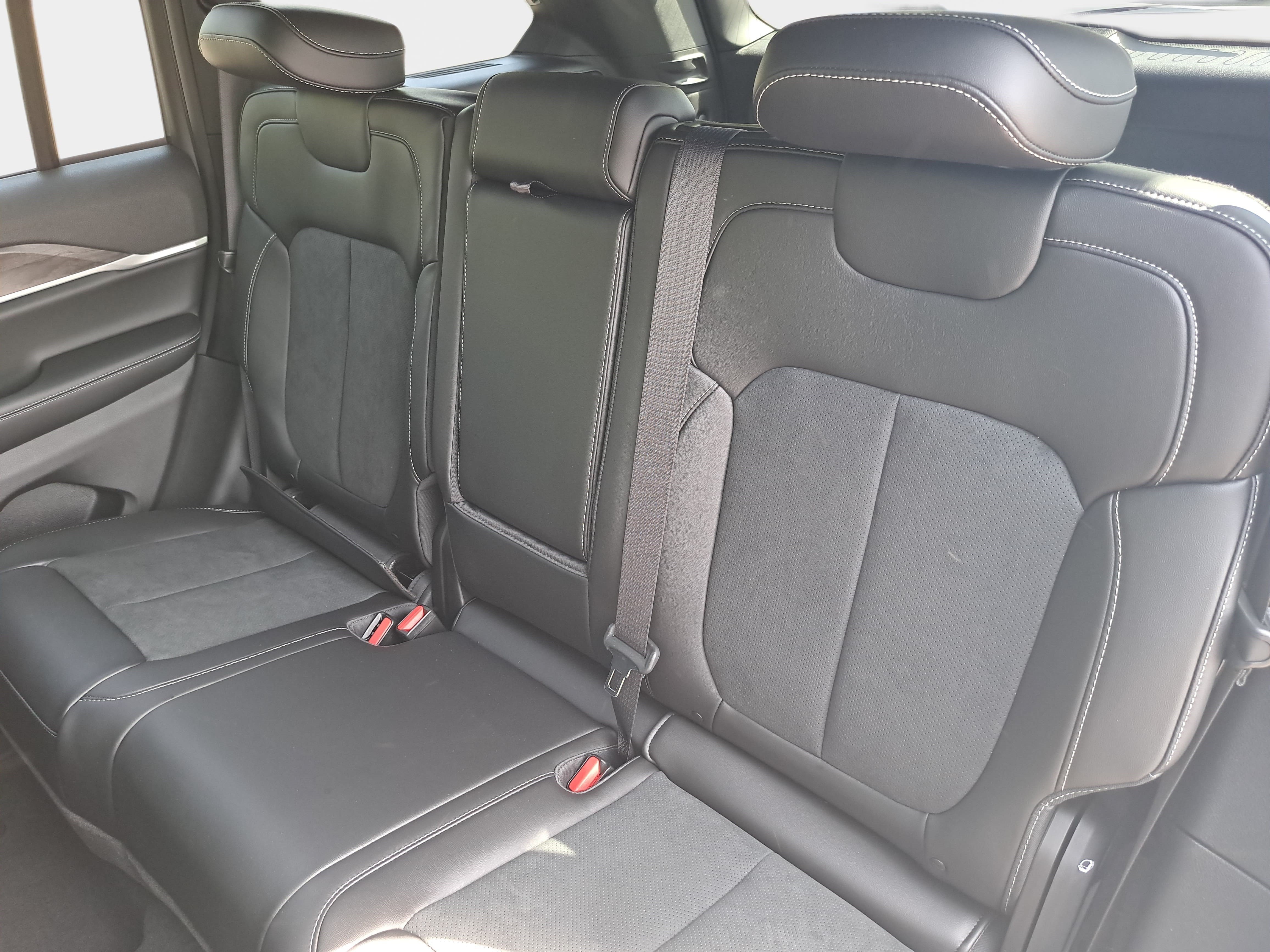 New 2026 Jeep Grand Cherokee Altitude AWD/4WD image 14