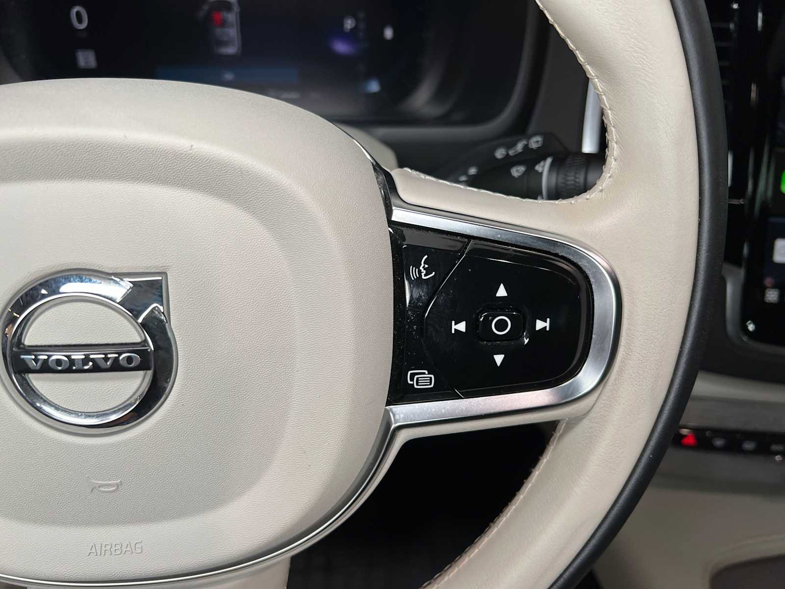 Used 2024 Volvo XC90 B6 Ultimate w/ Lounge Package image 29