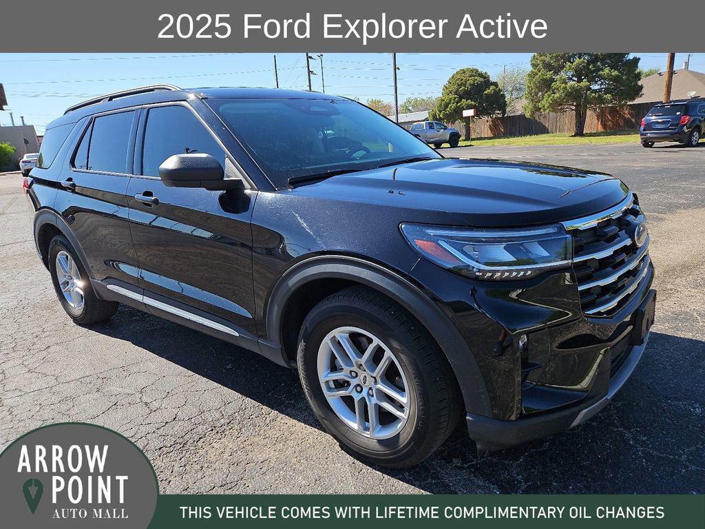 Used 2025 Ford Explorer Active w/ Active Comfort Package RWD image 1