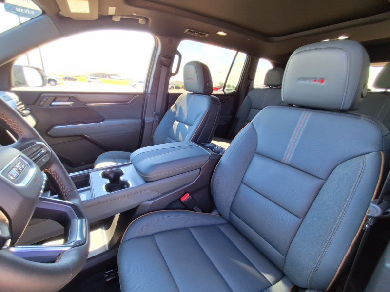 New 2026 GMC Acadia AT4 w/ Luxury Package AWD/4WD image 11