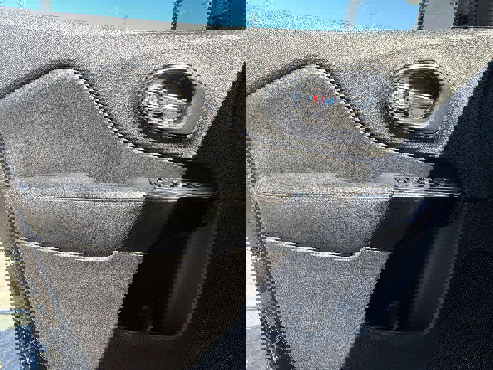 Used 2020 Jeep Cherokee Latitude Plus image 12