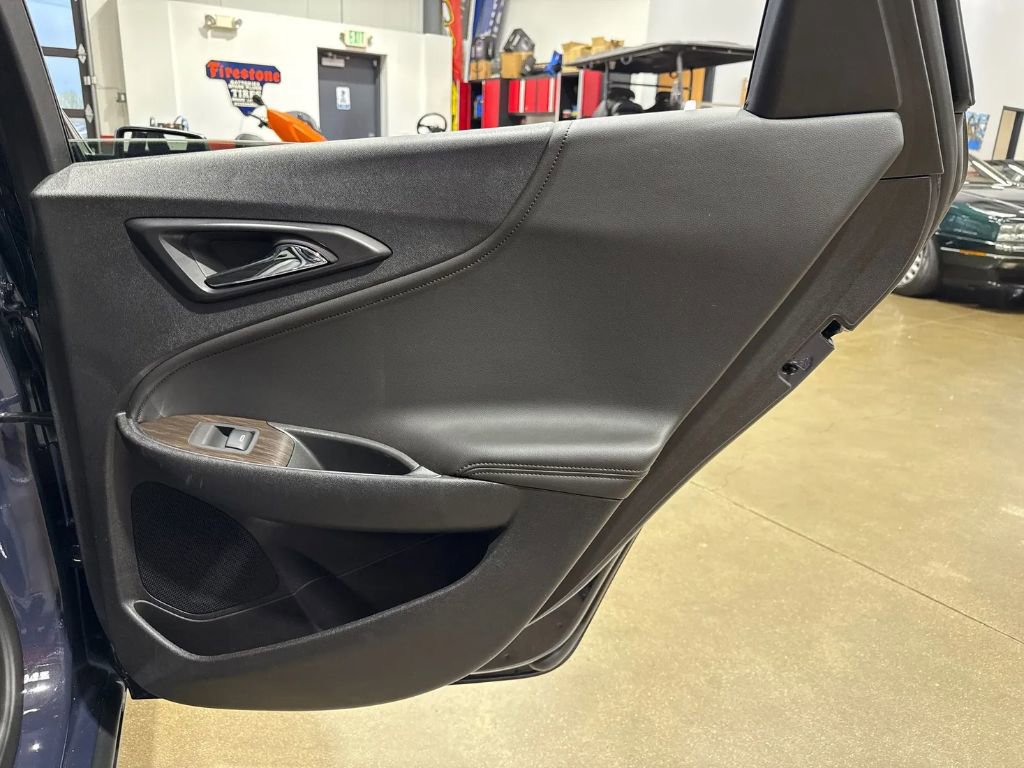 Used 2025 Chevrolet Malibu LT image 23