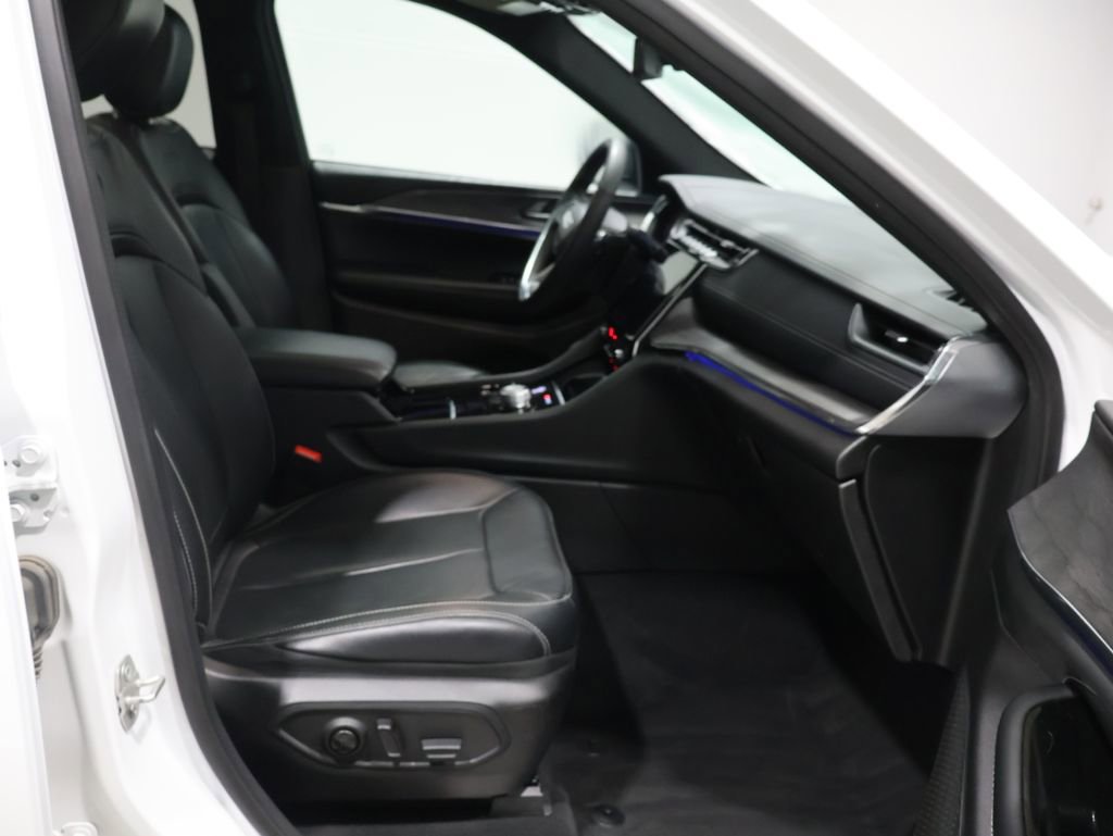 Certified 2024 Jeep Grand Cherokee Overland image 26