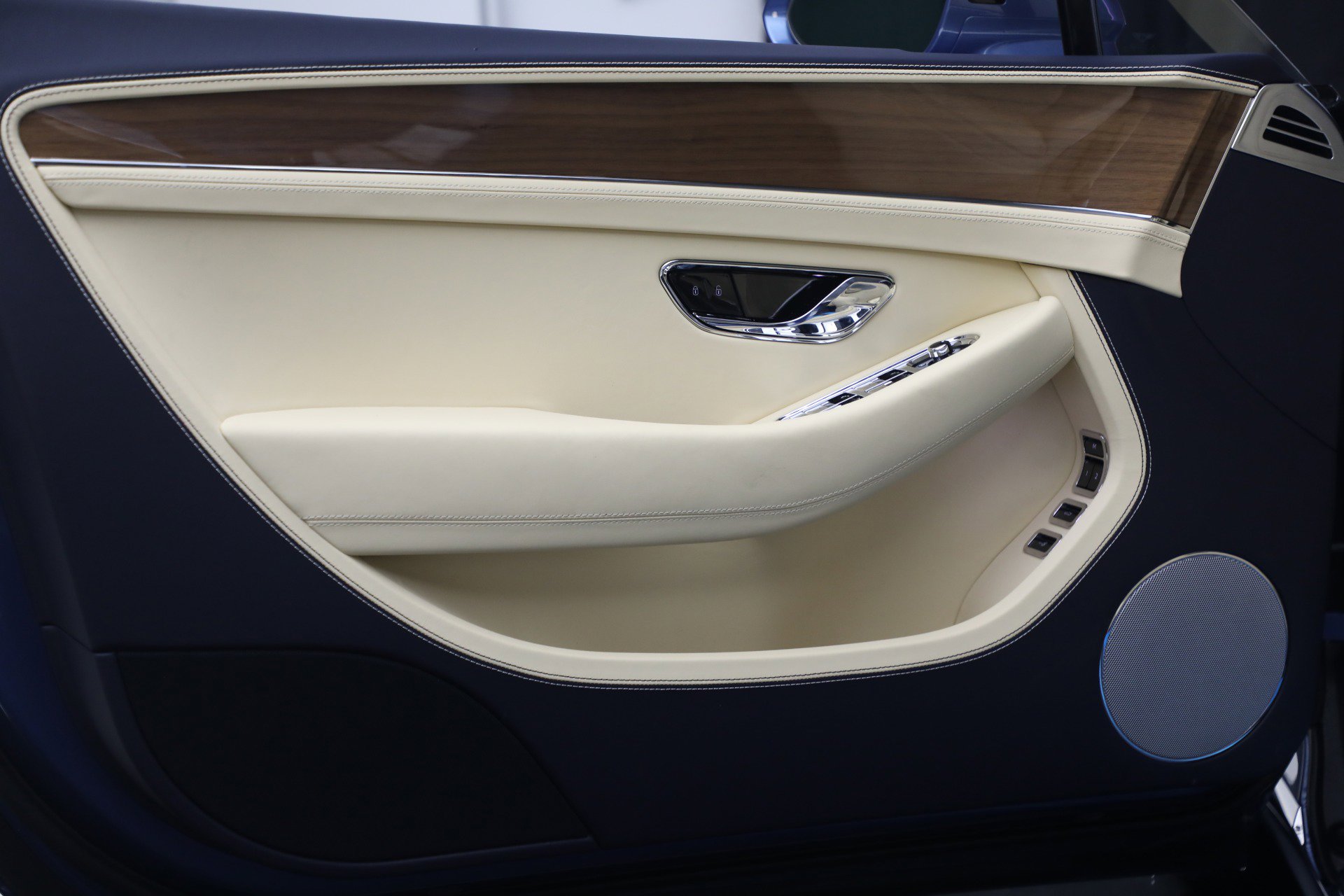 New 2026 Bentley Continental GTC AWD/4WD image 26