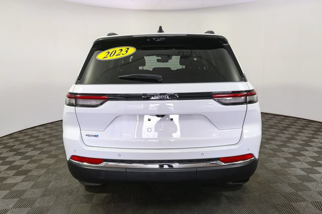 Used 2023 Jeep Grand Cherokee 4WD 4xe image 9