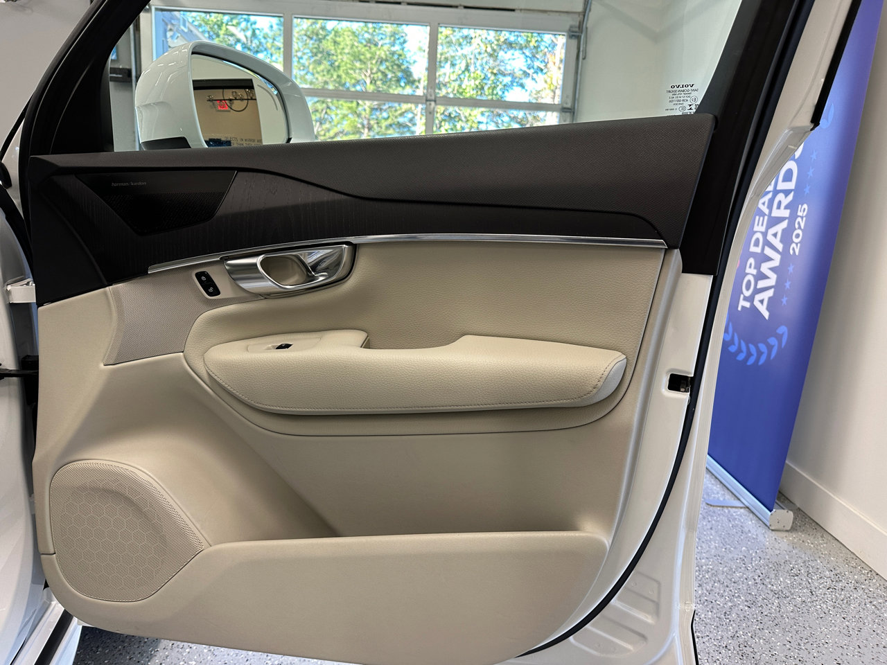 Used 2020 Volvo XC90 T5 Momentum image 25