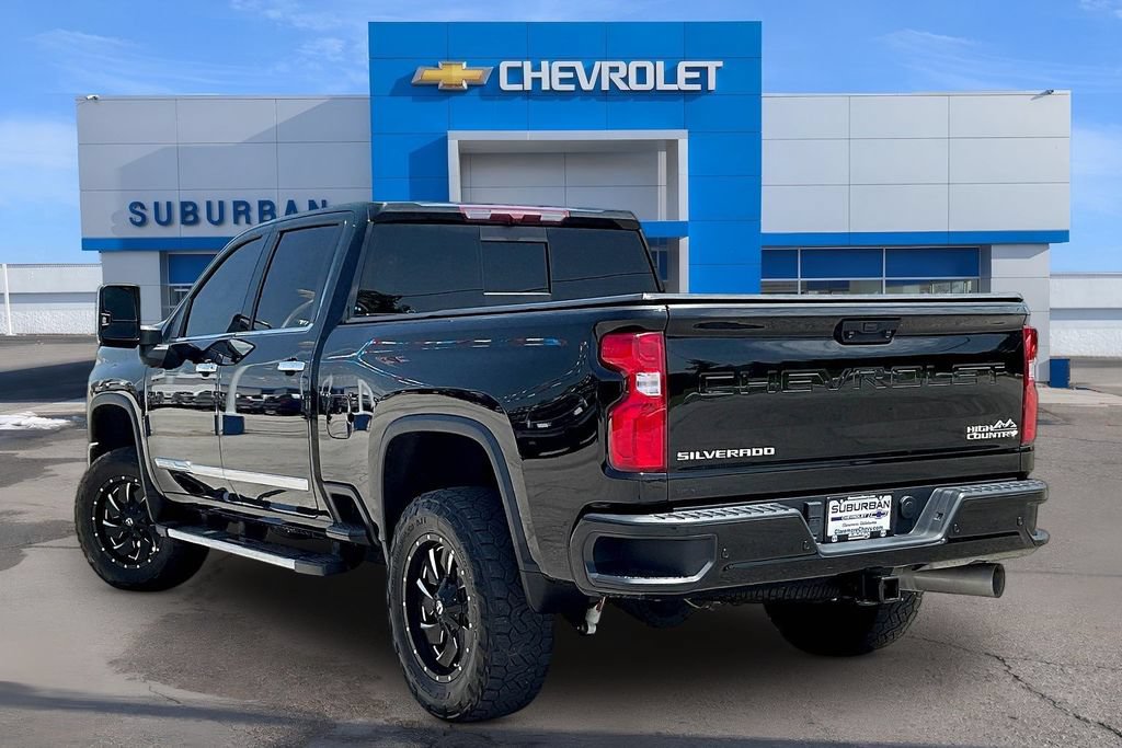 Used 2024 Chevrolet Silverado 2500 High Country AWD/4WD image 3