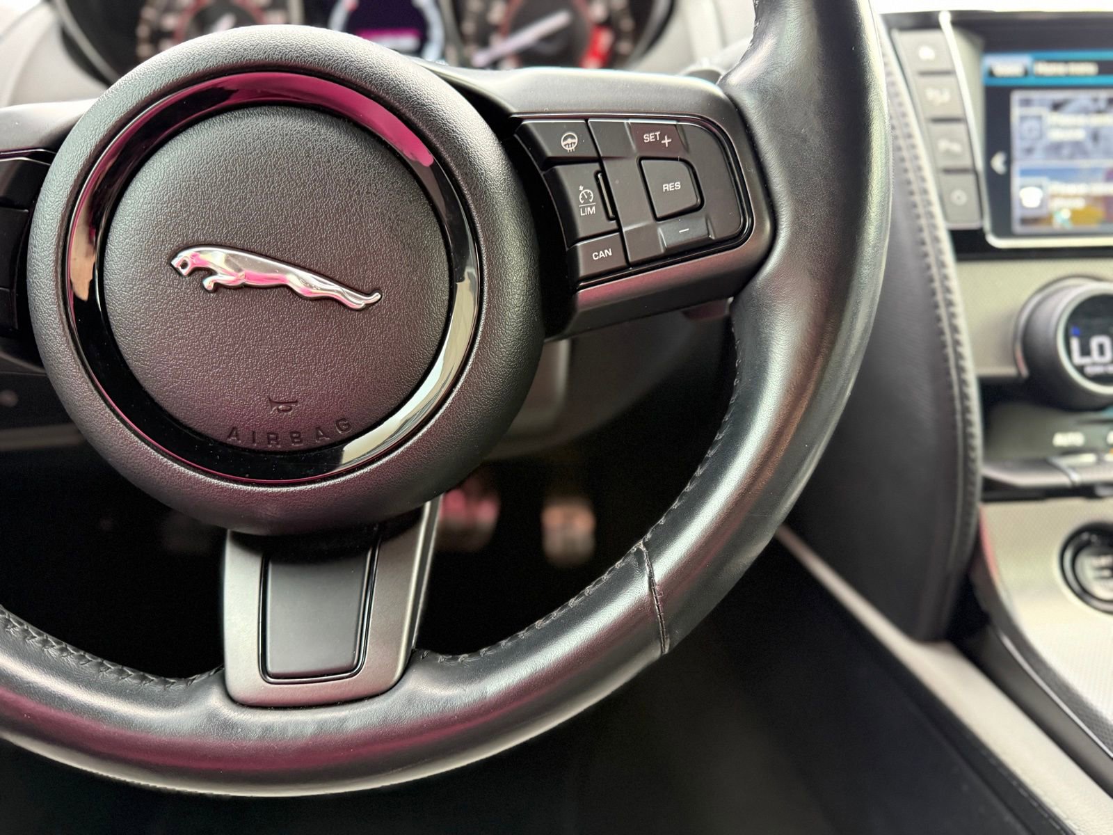 Used 2017 Jaguar F-TYPE Coupe RWD image 26