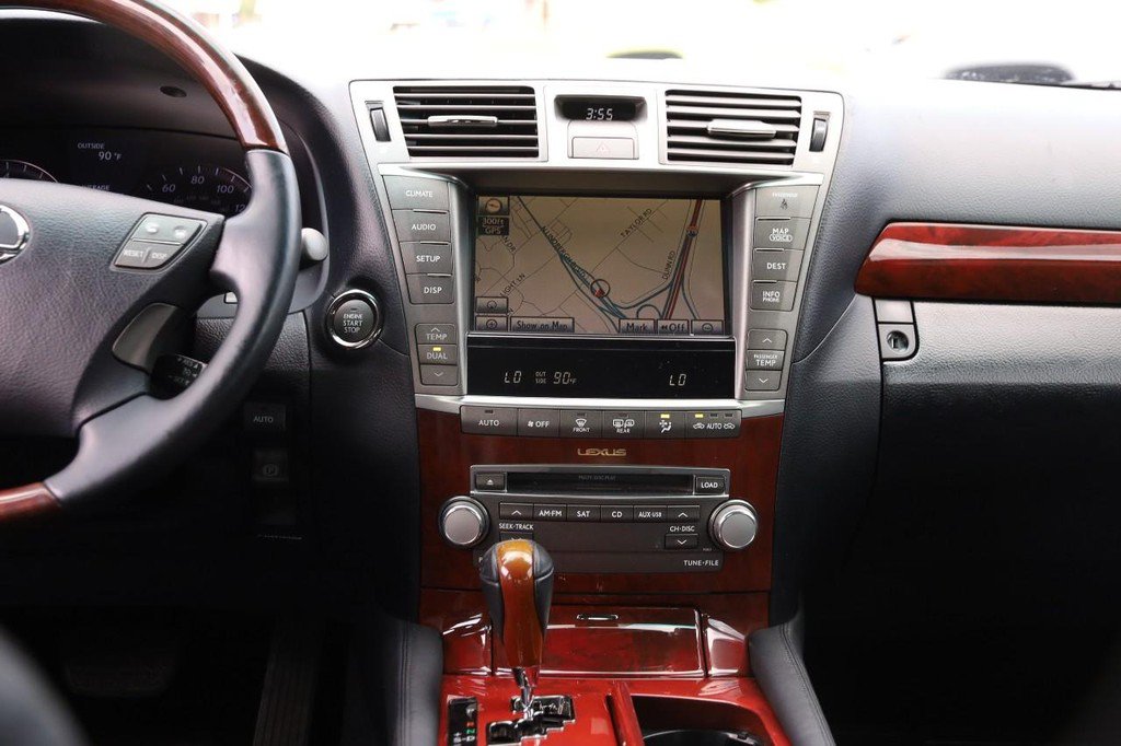 Used 2012 Lexus LS 460 w/ Comfort Pkg RWD image 28