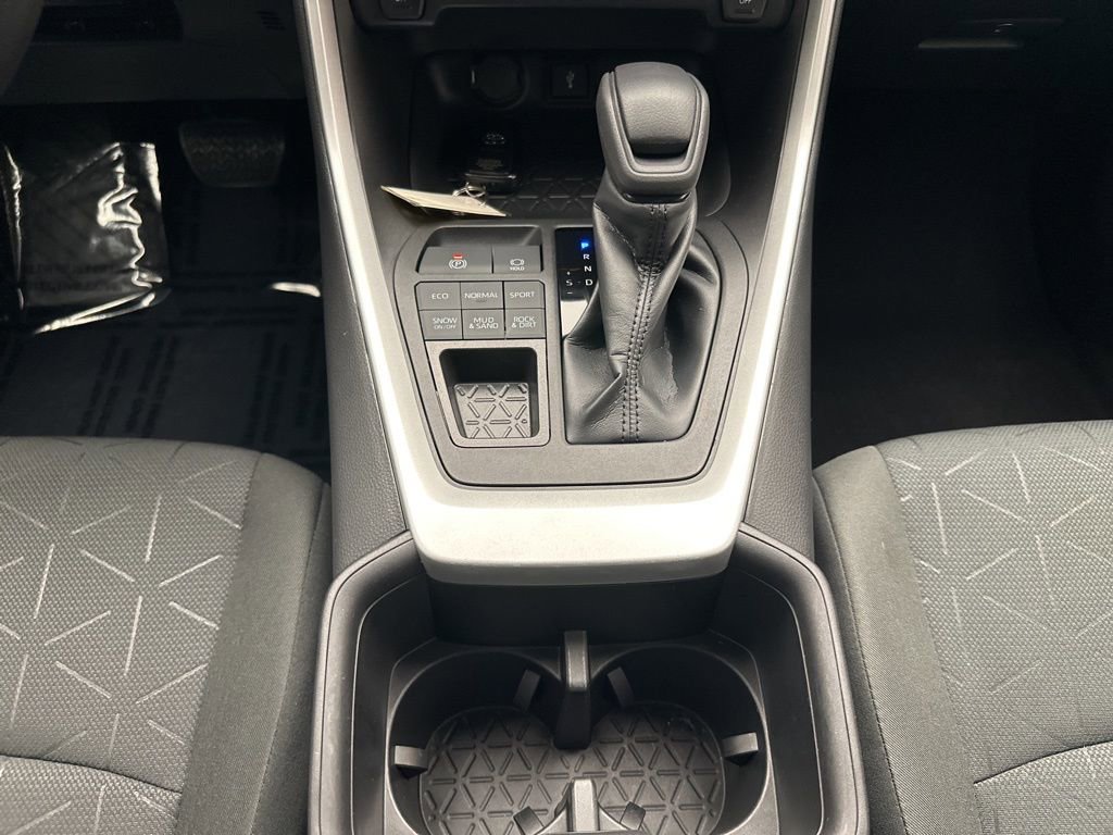 Used 2022 Toyota RAV4 XLE image 21