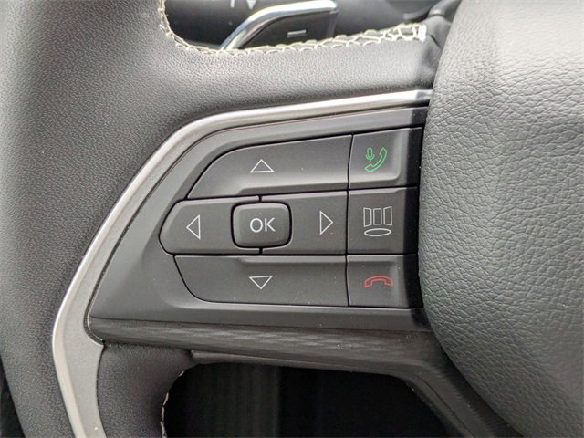 Used 2023 Jeep Grand Cherokee Laredo image 27