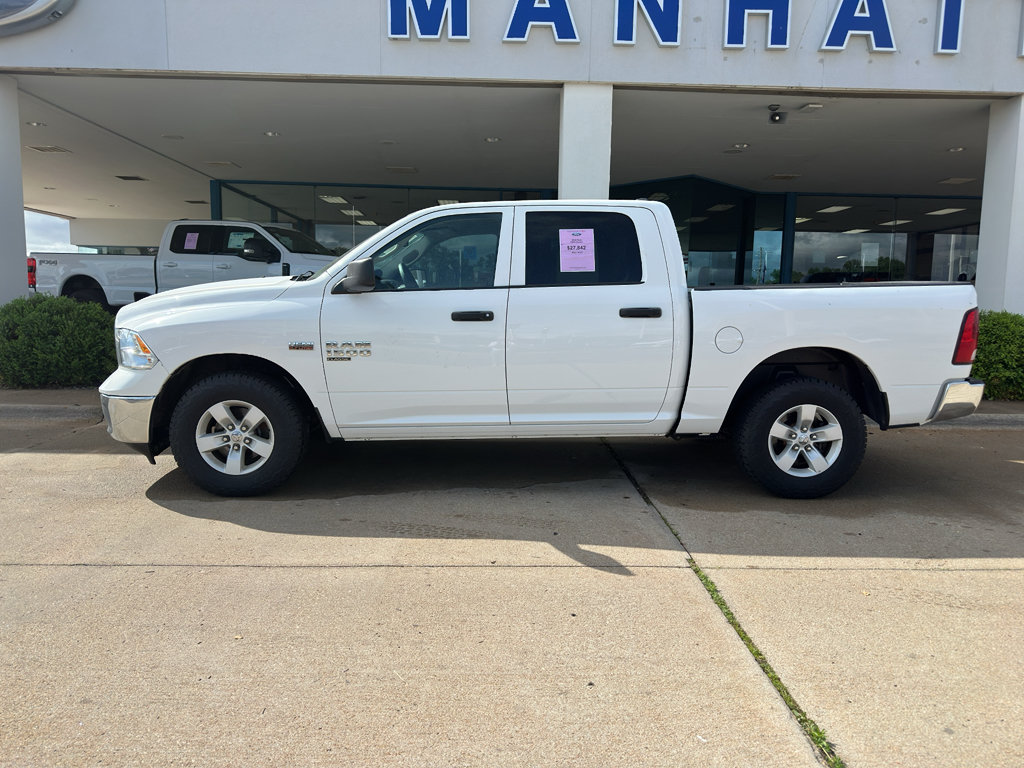 Used 2022 RAM 1500 Classic SLT w/ Protection Group AWD/4WD image 2