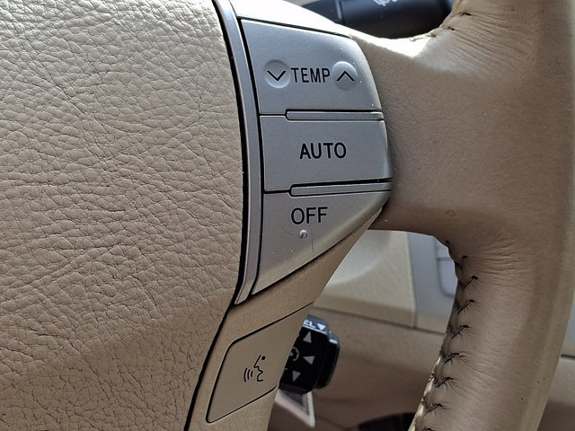 Used 2009 Toyota Avalon XLS image 23