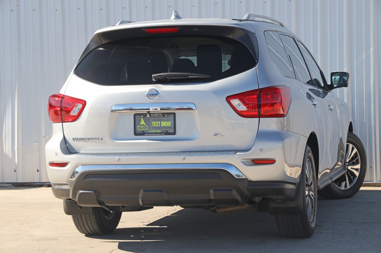 Used 2020 Nissan Pathfinder SL image 3