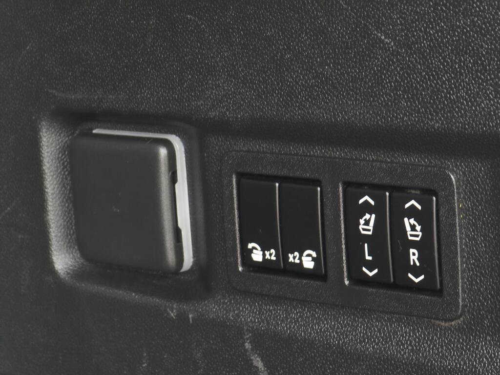 Used 2022 Chevrolet Tahoe High Country AWD/4WD image 26