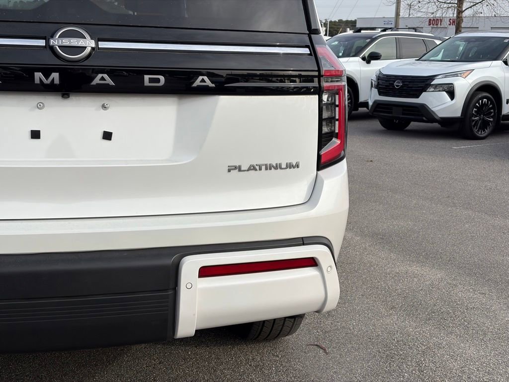 Used 2025 Nissan Armada Platinum image 5