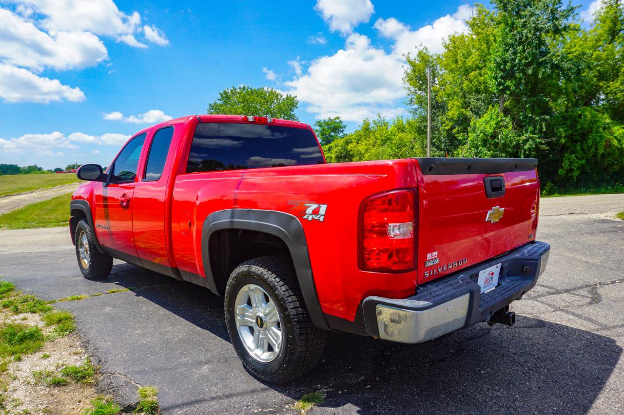 Used 2009 Chevrolet Silverado 1500 LTZ w/ Safety Package AWD/4WD image 5