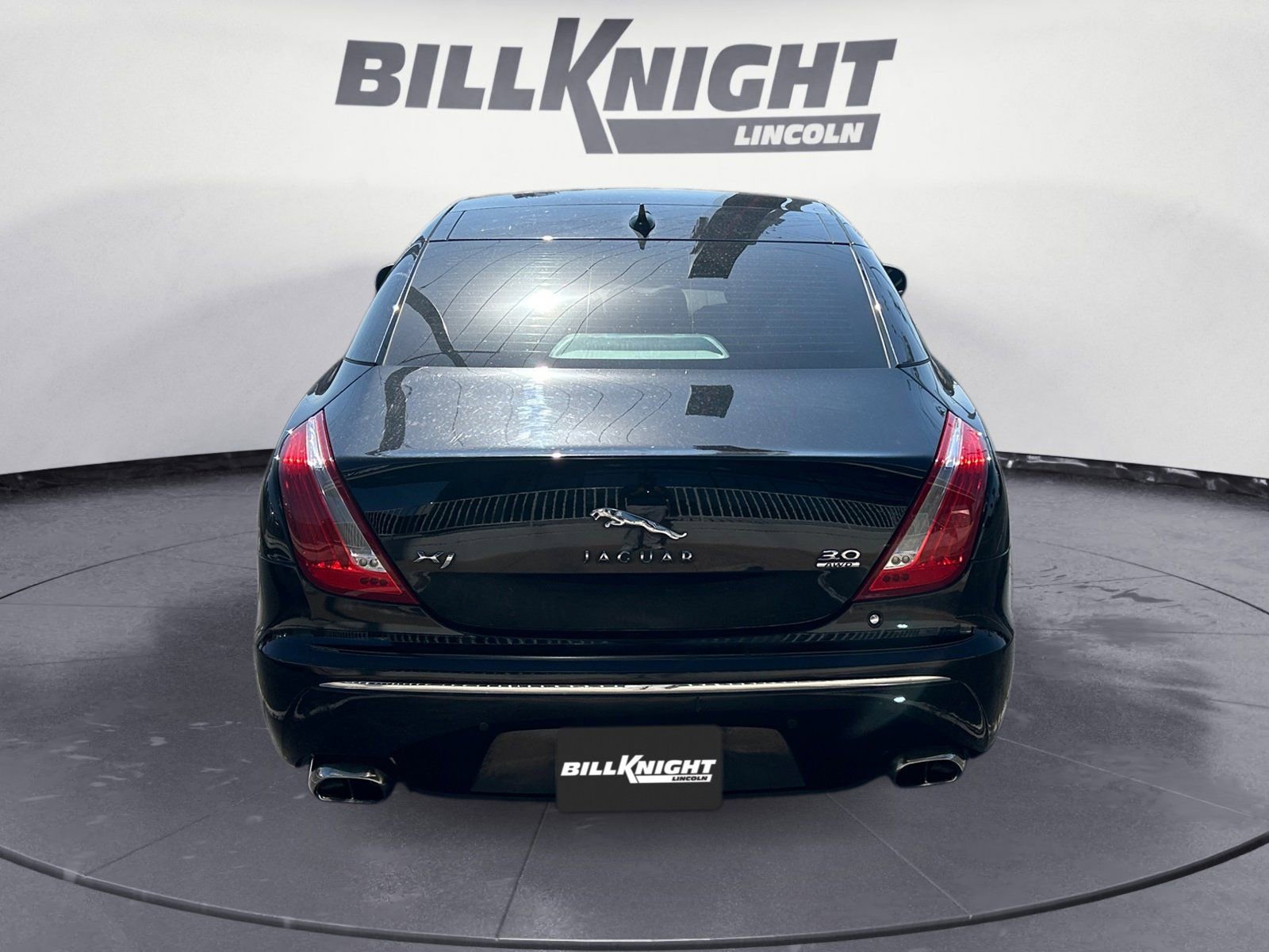 Used 2013 Jaguar XJ AWD image 4