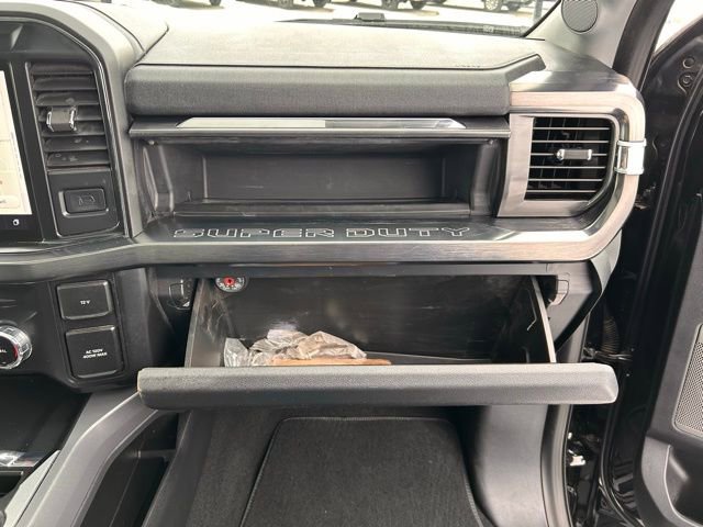 Used 2025 Ford F350 Lariat w/ Black Appearance Package image 36