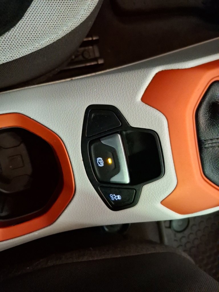 Used 2016 Jeep Renegade Latitude image 26