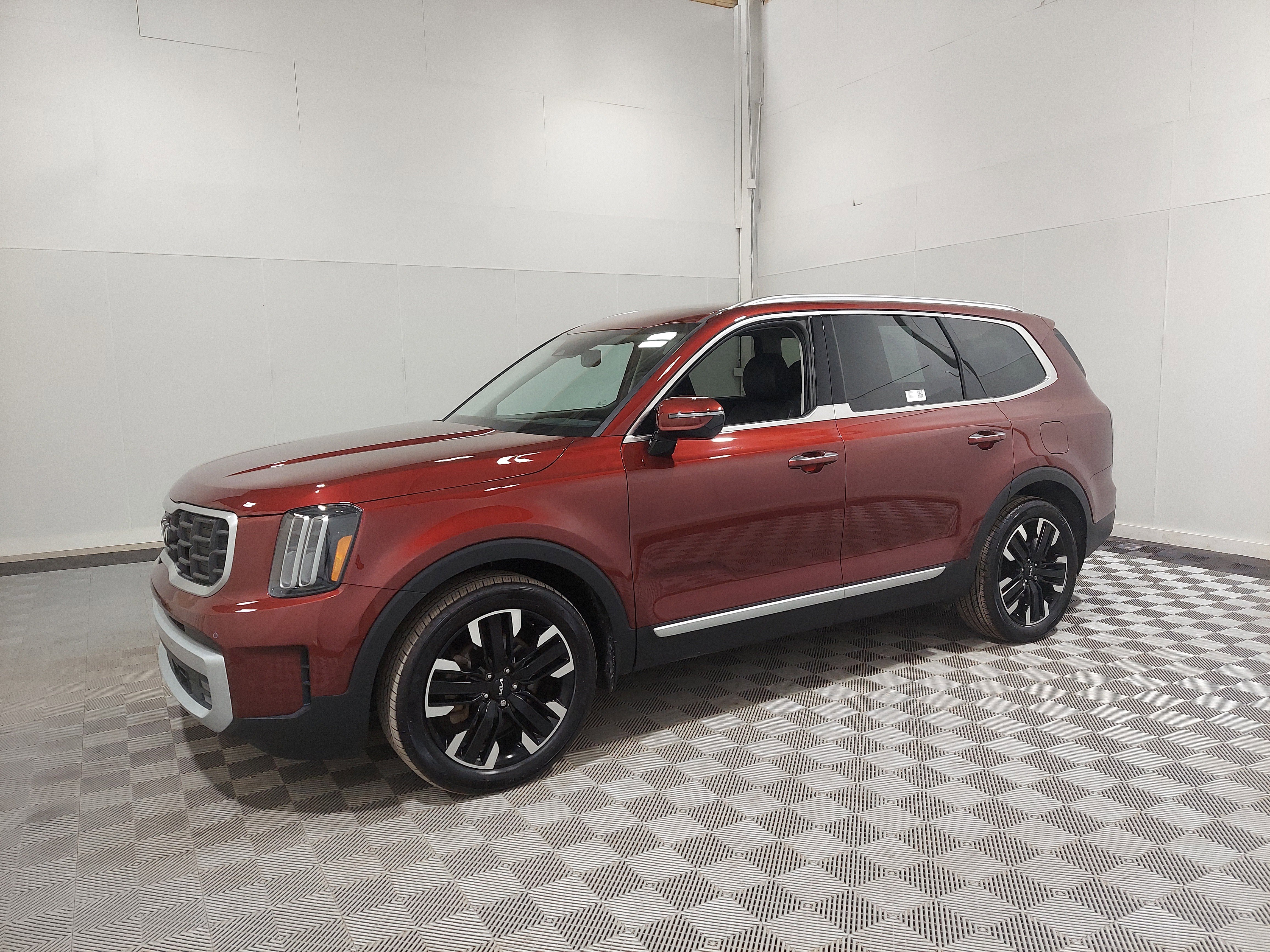 Used 2024 Kia Telluride SX